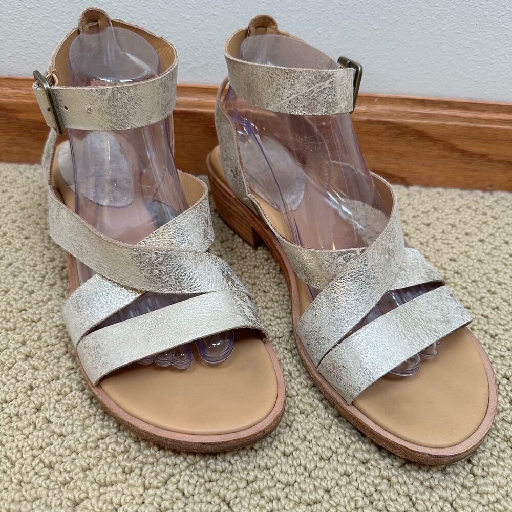 Kork Ease Marianna Metallic Gold Leather Ankle Strap Sandals Women's 9 Low Heel